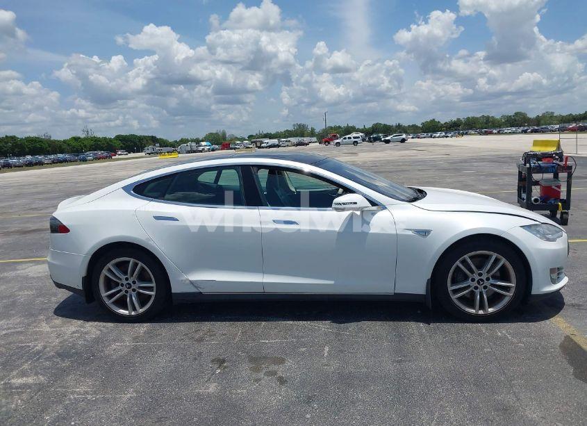 Photo 13 of 2013 Tesla Model S (VIN 5YJSA1CG4DFP21658)