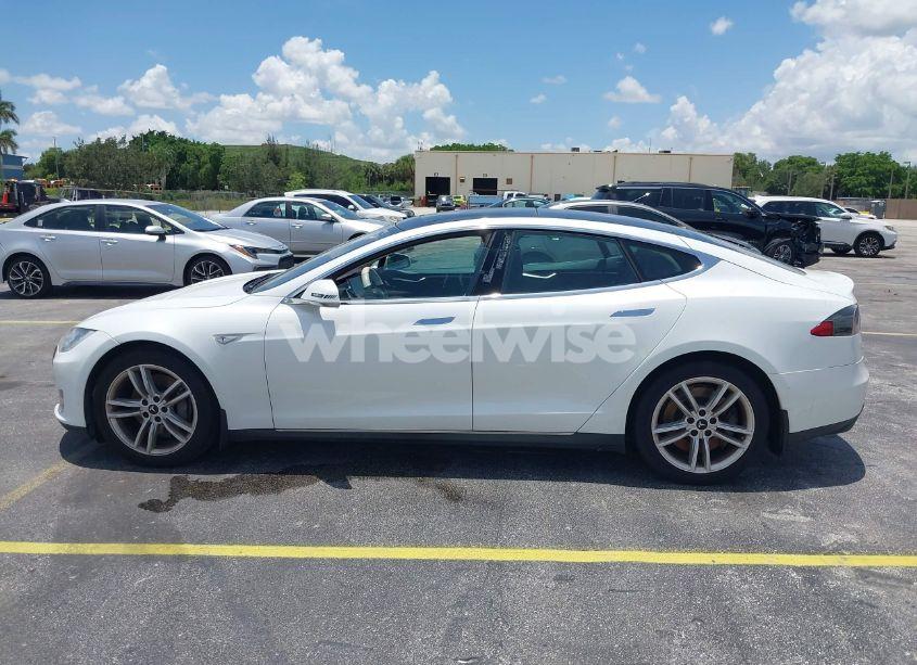 Photo 14 of 2013 Tesla Model S (VIN 5YJSA1CG4DFP21658)
