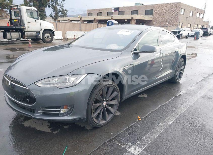 Photo 2 of 2013 Tesla Model S (VIN 5YJSA1CG5DFP06411)