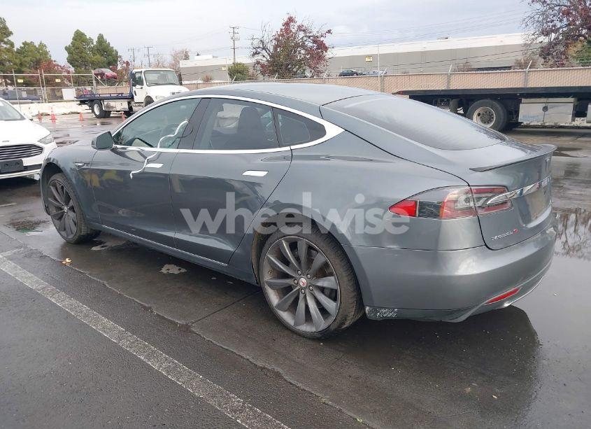 Photo 3 of 2013 Tesla Model S (VIN 5YJSA1CG5DFP06411)