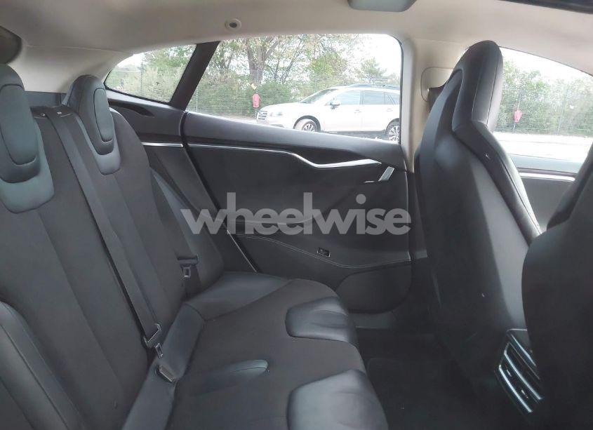 Photo 8 of 2013 Tesla Model S (VIN 5YJSA1CG9DFP27357)