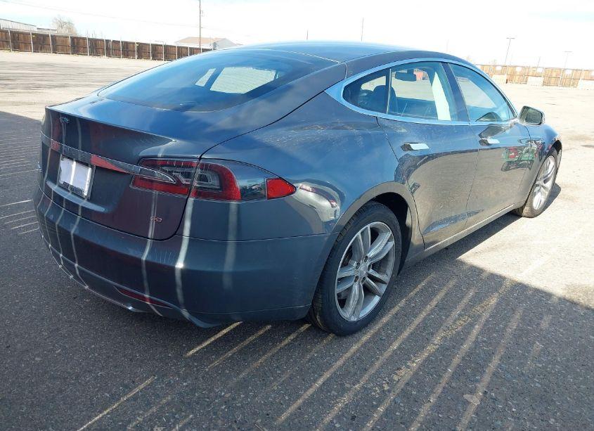 Photo 4 of 2013 Tesla Model S (VIN 5YJSA1CG9DFP27522)