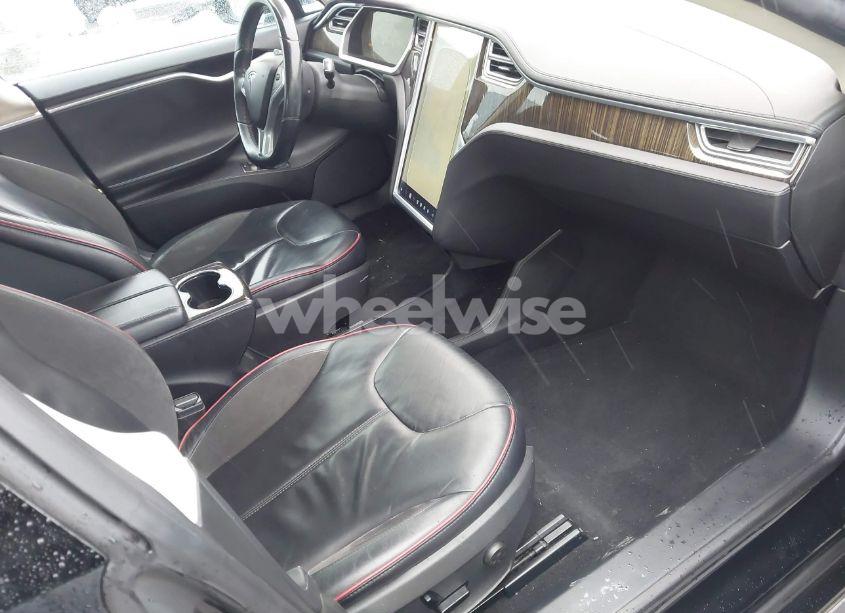 Photo 5 of 2013 Tesla Model S (VIN 5YJSA1CN0DFP20053)