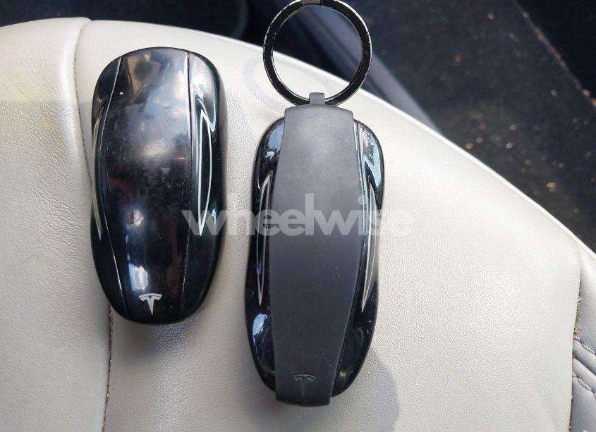 Photo 11 of 2013 Tesla Model S (VIN 5YJSA1CN0DFP21851)