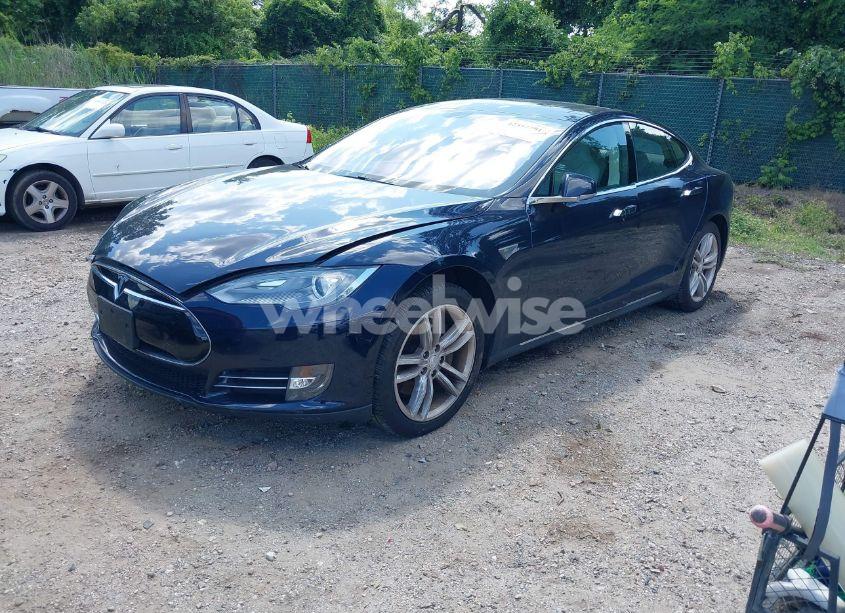 Photo 2 of 2013 Tesla Model S (VIN 5YJSA1CN0DFP21851)