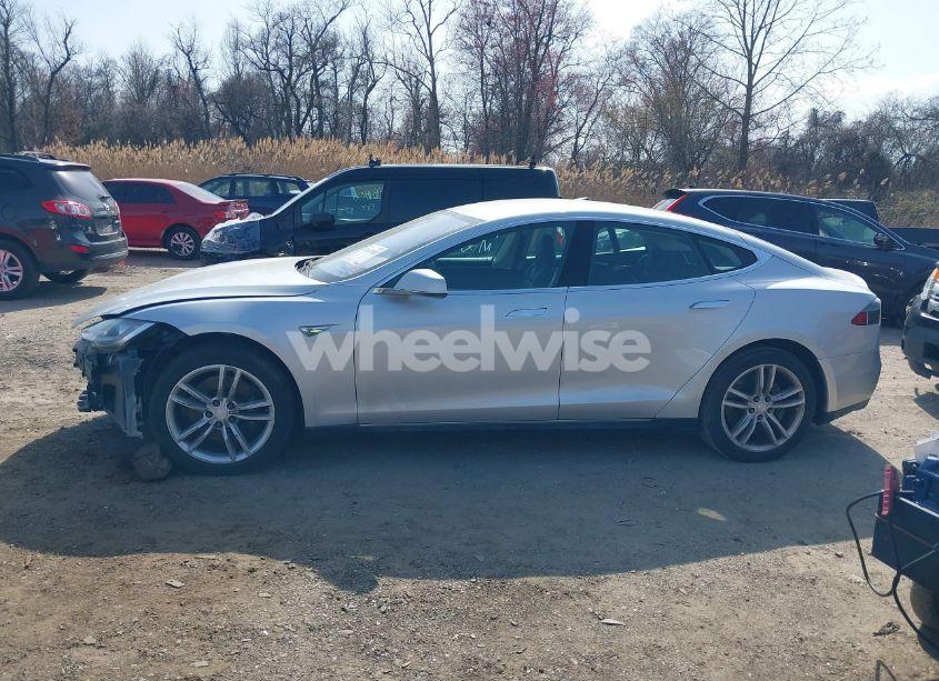Photo 15 of 2013 Tesla Model S (VIN 5YJSA1CN2DFP27666)