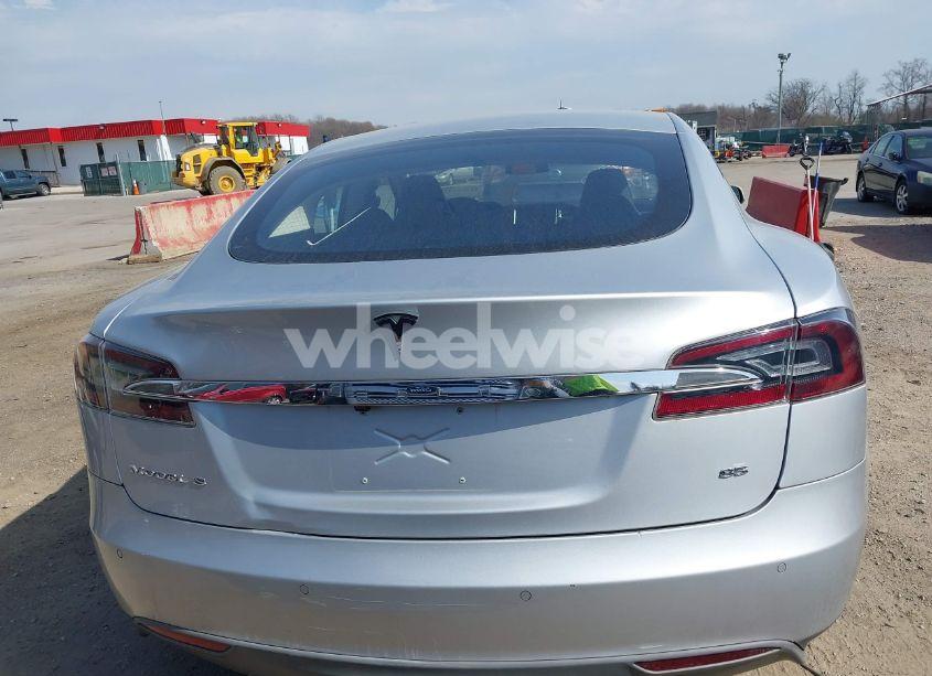 Photo 17 of 2013 Tesla Model S (VIN 5YJSA1CN2DFP27666)