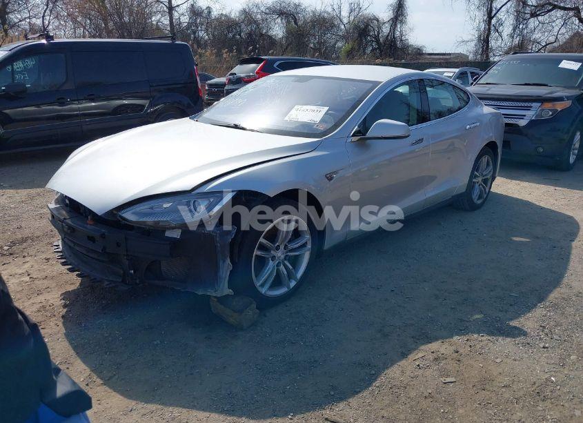 Photo 2 of 2013 Tesla Model S (VIN 5YJSA1CN2DFP27666)