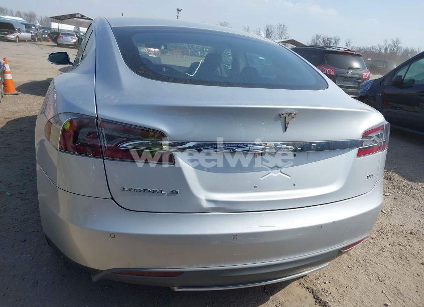 Photo 22 of 2013 Tesla Model S (VIN 5YJSA1CN2DFP27666)