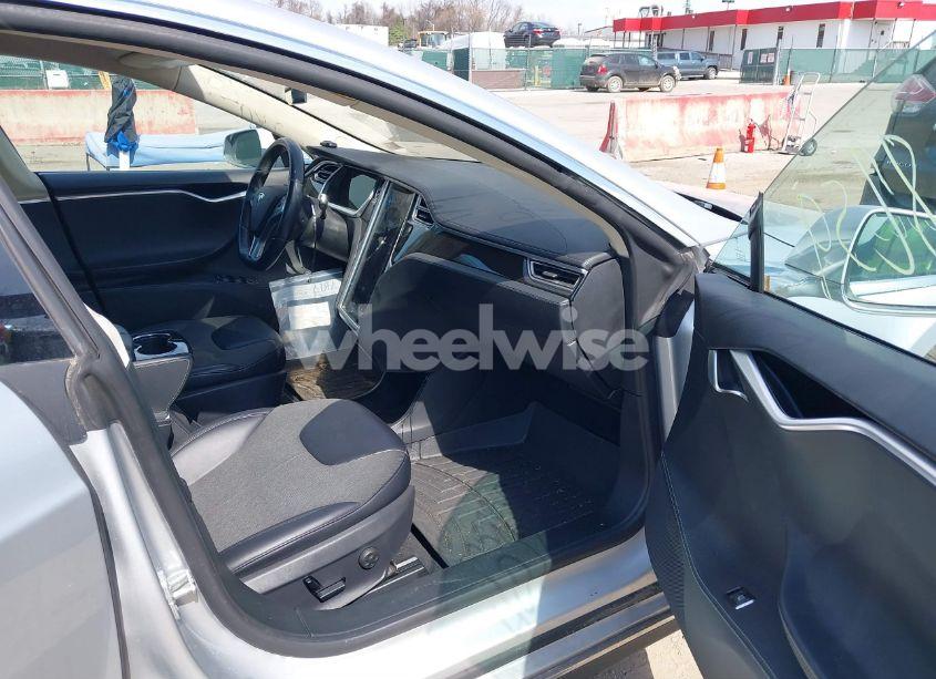 Photo 5 of 2013 Tesla Model S (VIN 5YJSA1CN2DFP27666)