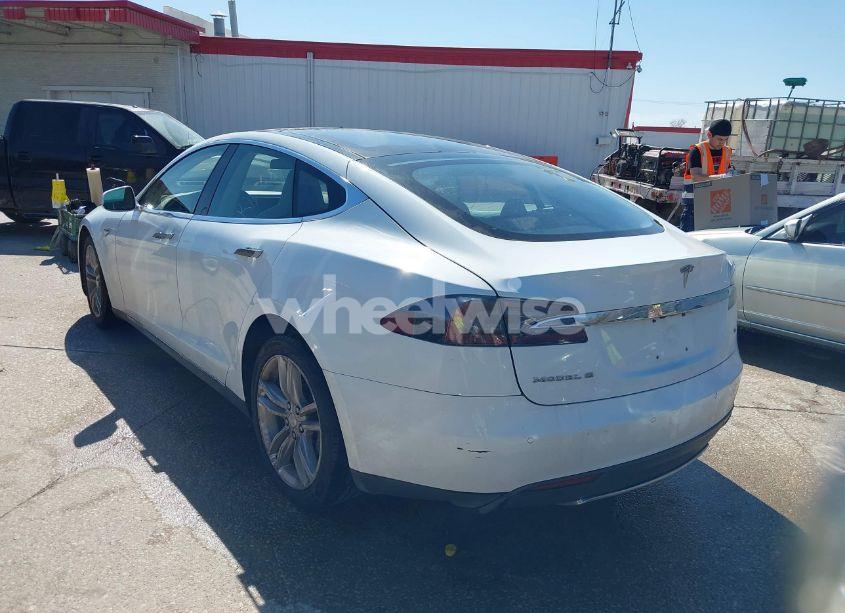 Photo 3 of 2013 Tesla Model S (VIN 5YJSA1CN2DFP28624)