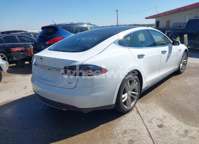 Photo 4 of 2013 Tesla Model S (VIN 5YJSA1CN2DFP28624)