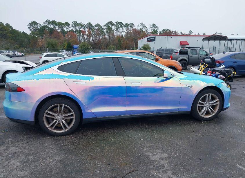 Photo 13 of 2013 Tesla Model S (VIN 5YJSA1CN4DFP07726)