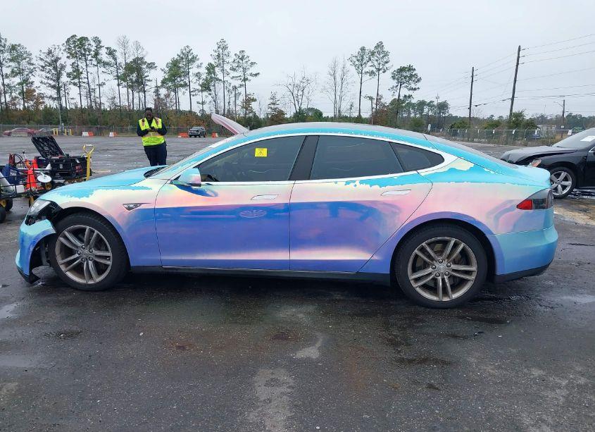 Photo 14 of 2013 Tesla Model S (VIN 5YJSA1CN4DFP07726)