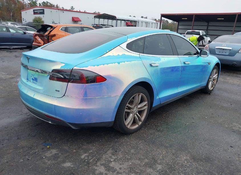 Photo 4 of 2013 Tesla Model S (VIN 5YJSA1CN4DFP07726)