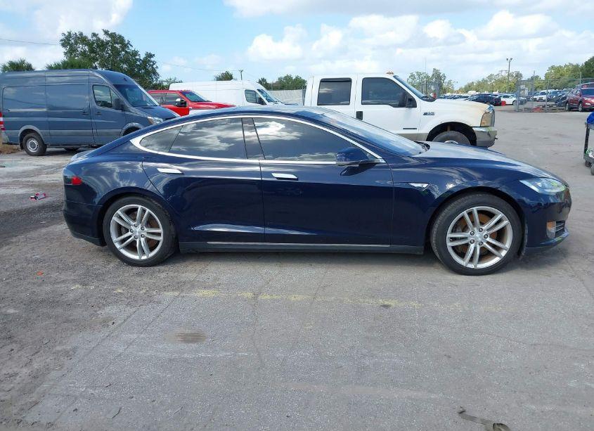 Photo 13 of 2013 Tesla Model S (VIN 5YJSA1CN5DFP13308)