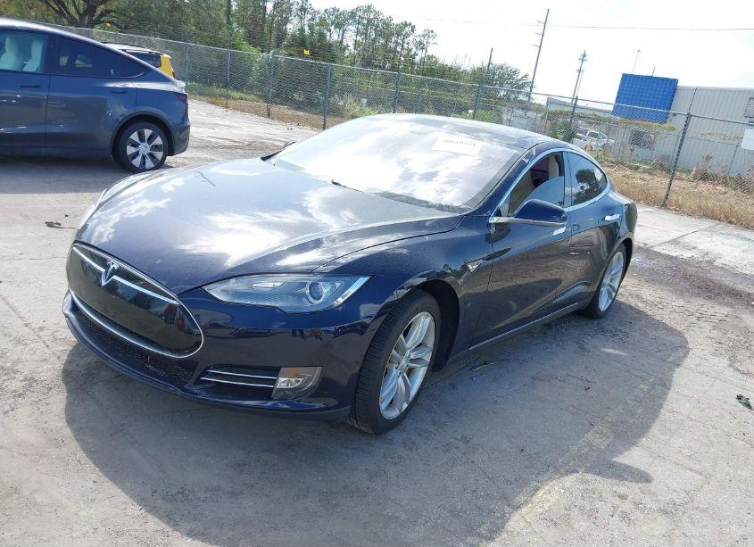 Photo 2 of 2013 Tesla Model S (VIN 5YJSA1CN5DFP13308)
