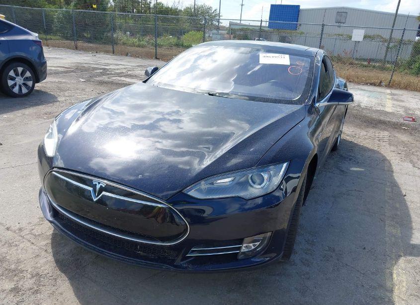 Photo 6 of 2013 Tesla Model S (VIN 5YJSA1CN5DFP13308)