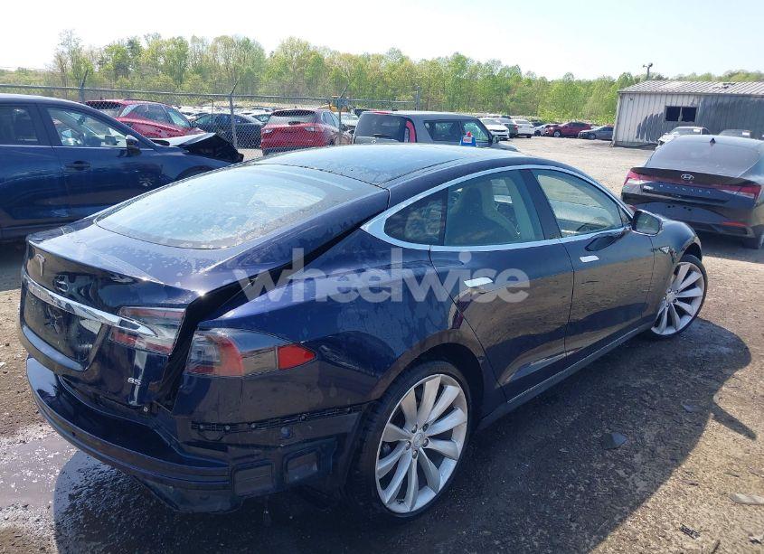 Photo 4 of 2013 Tesla Model S (VIN 5YJSA1CN5DFP20579)