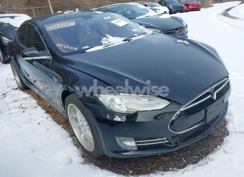2013 Tesla Model S (VIN 5YJSA1CN6DFP25709) main photo