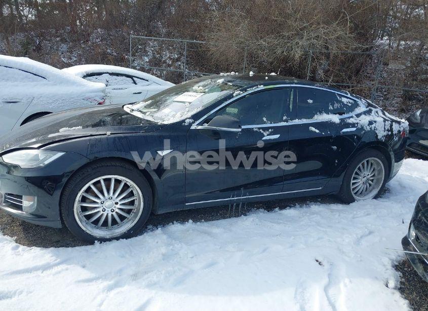 Photo 13 of 2013 Tesla Model S (VIN 5YJSA1CN6DFP25709)