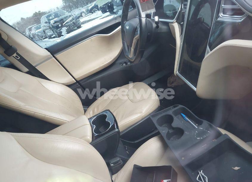 Photo 5 of 2013 Tesla Model S (VIN 5YJSA1CN6DFP25709)