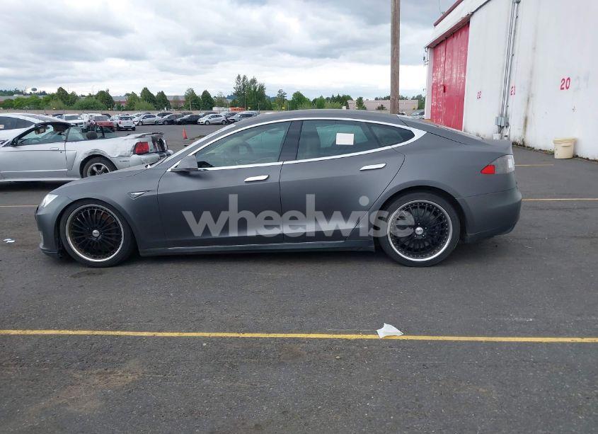 Photo 13 of 2012 Tesla Model S SIGNATURE (VIN 5YJSA1CN8CFP02687)