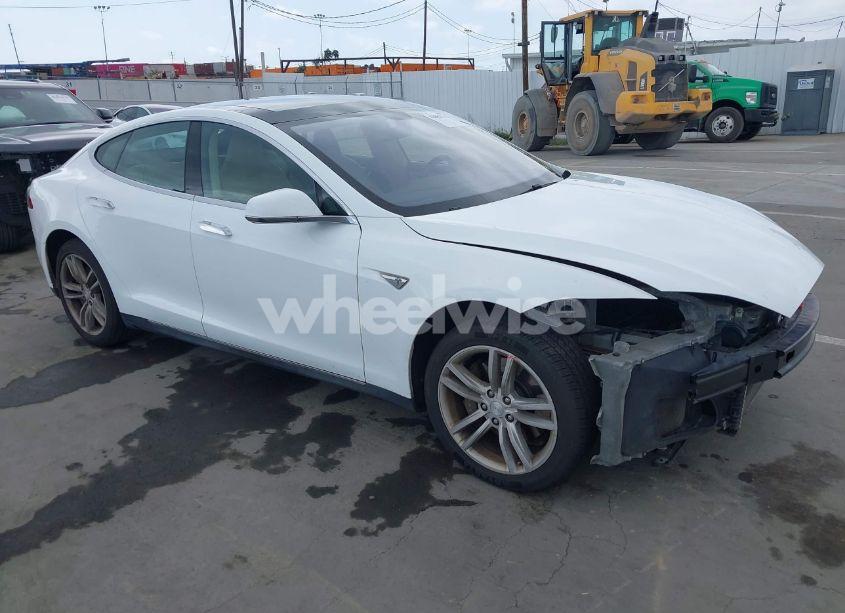 2013 Tesla Model S (VIN 5YJSA1CN8DFP22455) main photo