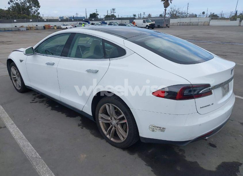 Photo 3 of 2013 Tesla Model S (VIN 5YJSA1CN8DFP22455)