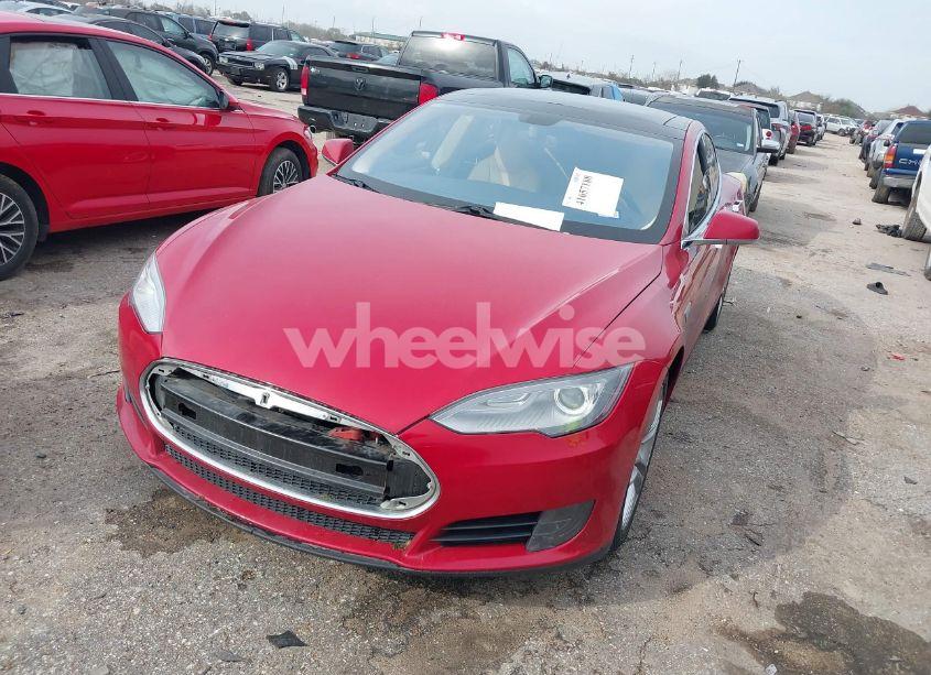 Photo 2 of 2013 Tesla Model S (VIN 5YJSA1CN9DFP09973)