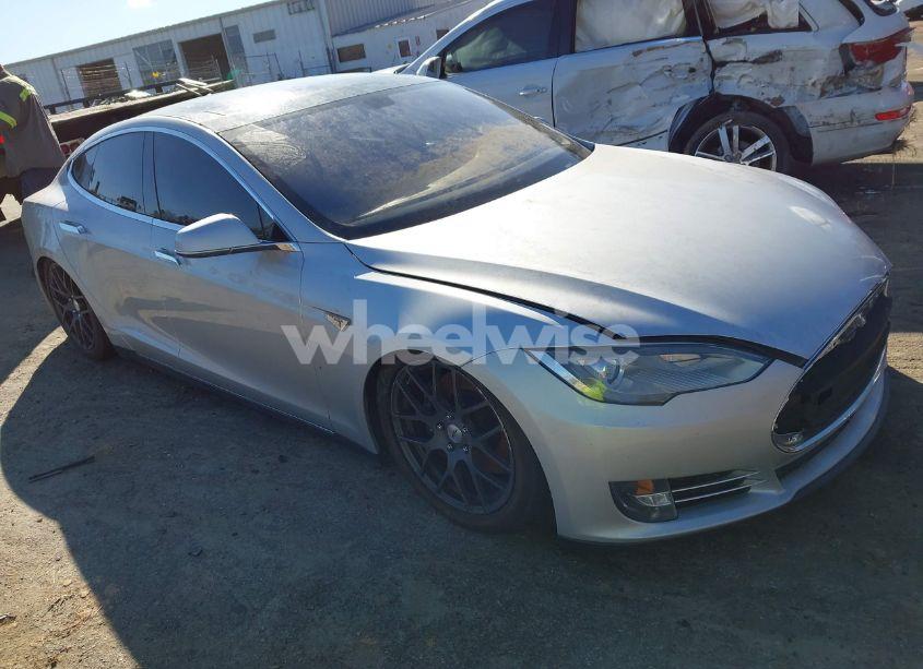 2013 Tesla Model S (VIN 5YJSA1CNXDFP05737) main photo