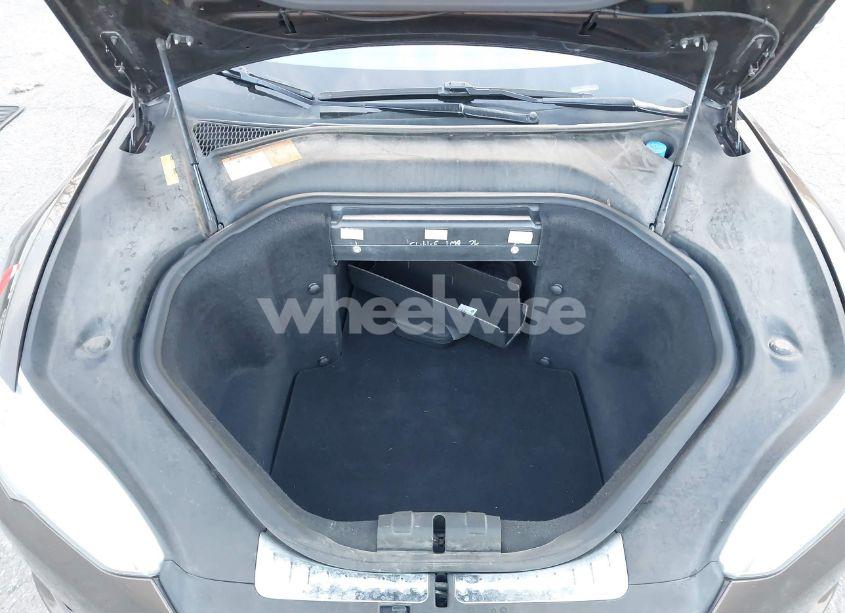 Photo 10 of 2013 Tesla Model S (VIN 5YJSA1CNXDFP08881)