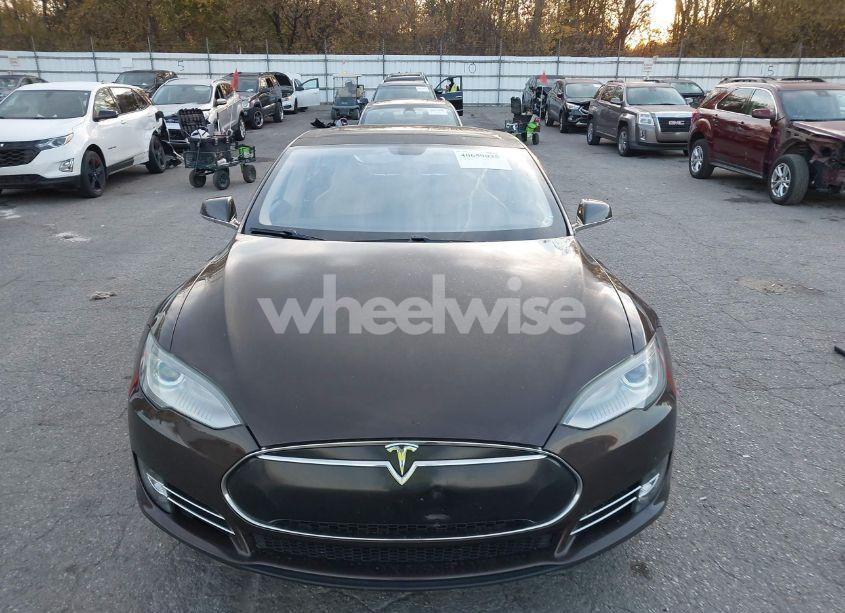 Photo 12 of 2013 Tesla Model S (VIN 5YJSA1CNXDFP08881)