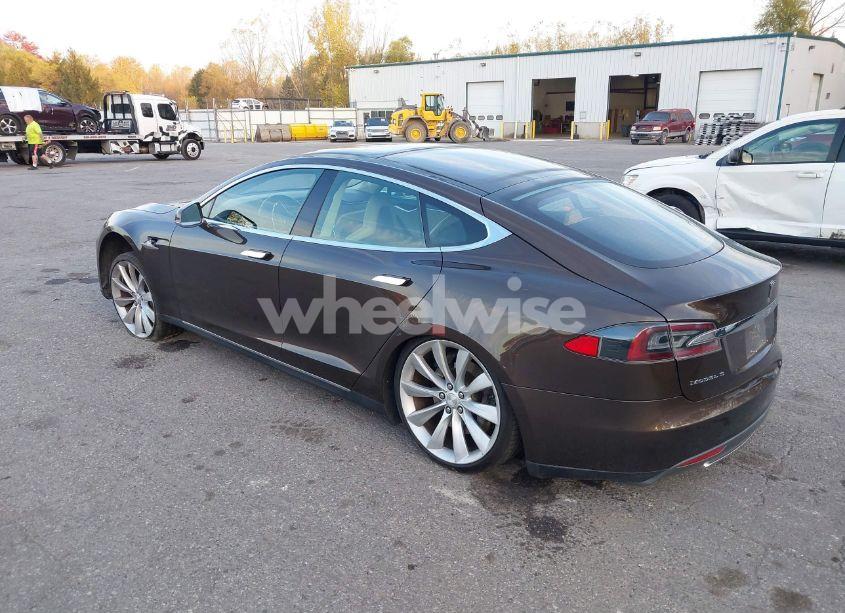 Photo 3 of 2013 Tesla Model S (VIN 5YJSA1CNXDFP08881)