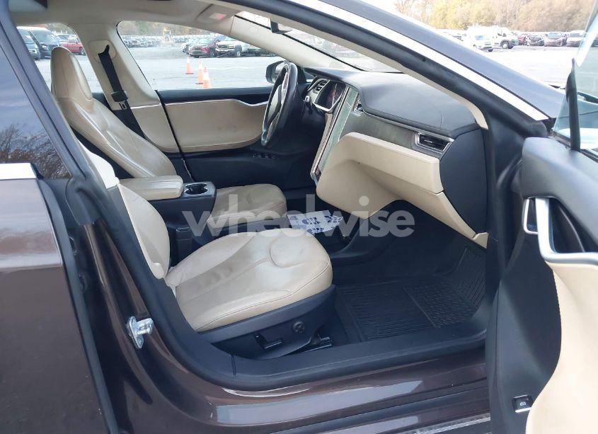 Photo 5 of 2013 Tesla Model S (VIN 5YJSA1CNXDFP08881)