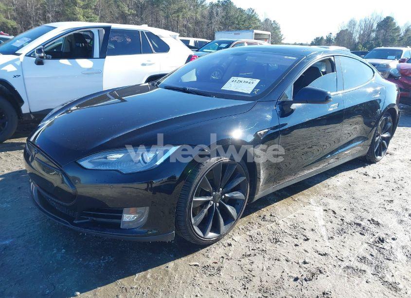 Photo 2 of 2013 Tesla Model S (VIN 5YJSA1CNXDFP18925)