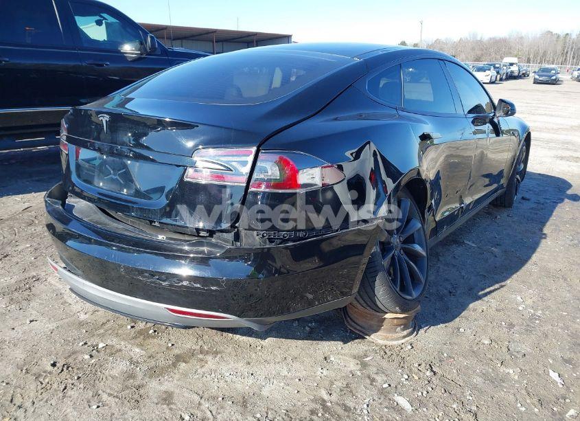 Photo 4 of 2013 Tesla Model S (VIN 5YJSA1CNXDFP18925)
