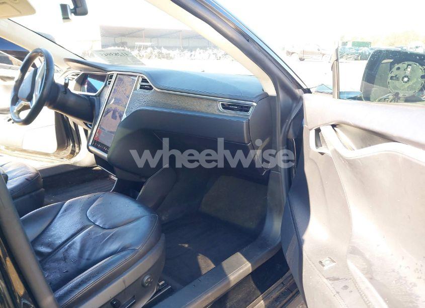 Photo 5 of 2013 Tesla Model S (VIN 5YJSA1CNXDFP18925)
