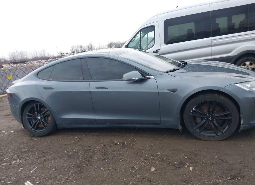 Photo 12 of 2013 Tesla Model S (VIN 5YJSA1CNXDFP23056)