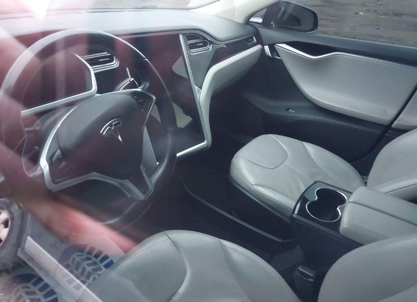 Photo 16 of 2013 Tesla Model S (VIN 5YJSA1CNXDFP23056)