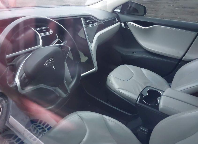 Photo 17 of 2013 Tesla Model S (VIN 5YJSA1CNXDFP23056)