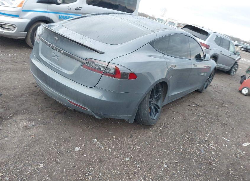 Photo 4 of 2013 Tesla Model S (VIN 5YJSA1CNXDFP23056)
