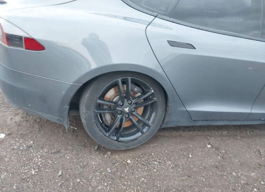 Photo 6 of 2013 Tesla Model S (VIN 5YJSA1CNXDFP23056)