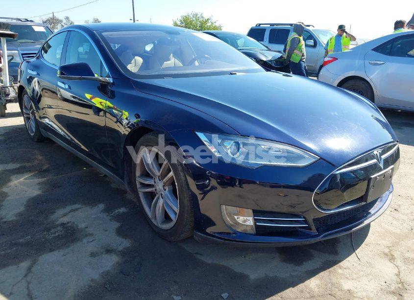 2013 Tesla Model S (VIN 5YJSA1CNXDFP28192) main photo