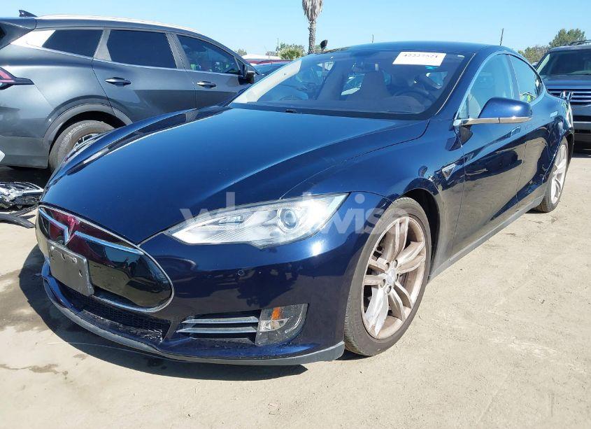 Photo 2 of 2013 Tesla Model S (VIN 5YJSA1CNXDFP28192)