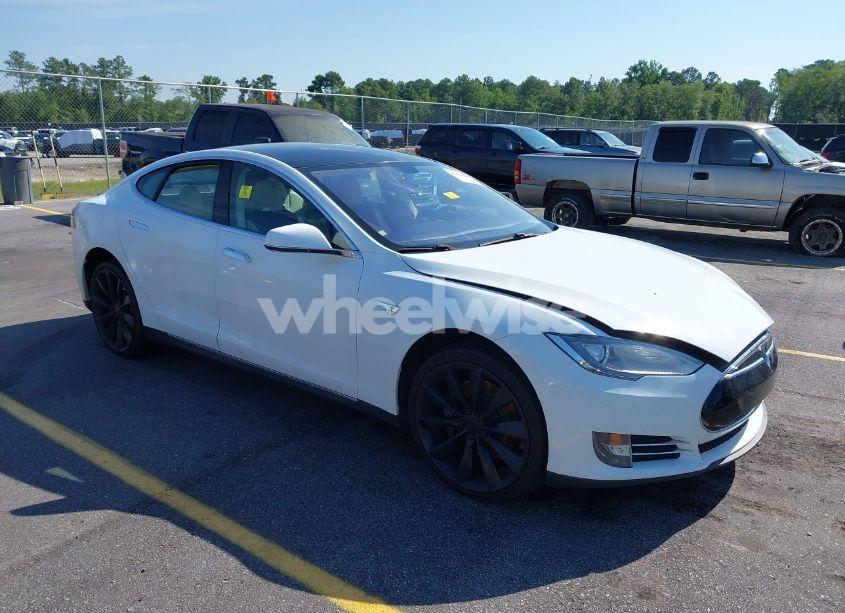 2013 Tesla Model S PERFORMANCE (VIN 5YJSA1CP1DFP06681) main photo