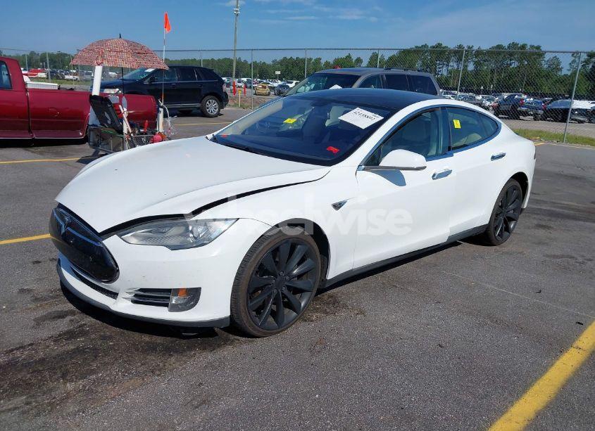 Photo 2 of 2013 Tesla Model S PERFORMANCE (VIN 5YJSA1CP1DFP06681)
