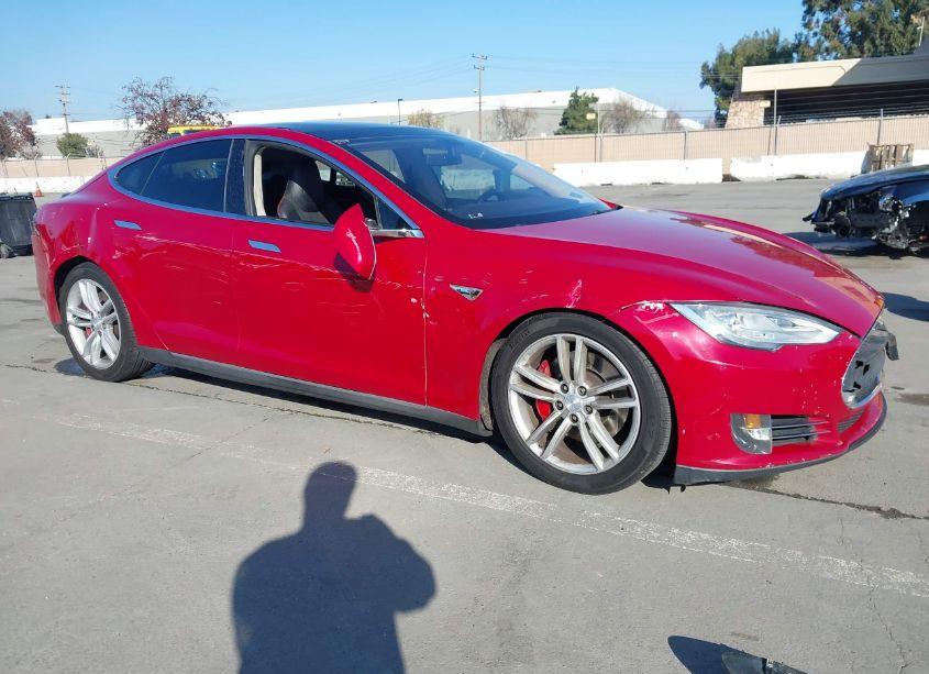 2013 Tesla Model S PERFORMANCE (VIN 5YJSA1CP4DFP13611) main photo