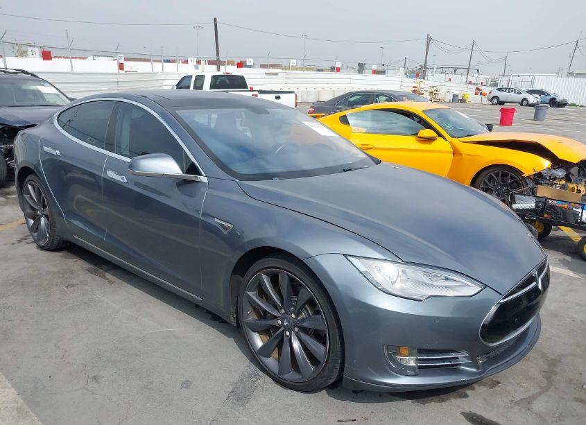 2013 Tesla Model S PERFORMANCE (VIN 5YJSA1CP6DFP21905) main photo
