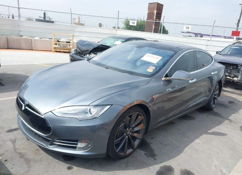 Photo 2 of 2013 Tesla Model S PERFORMANCE (VIN 5YJSA1CP6DFP21905)